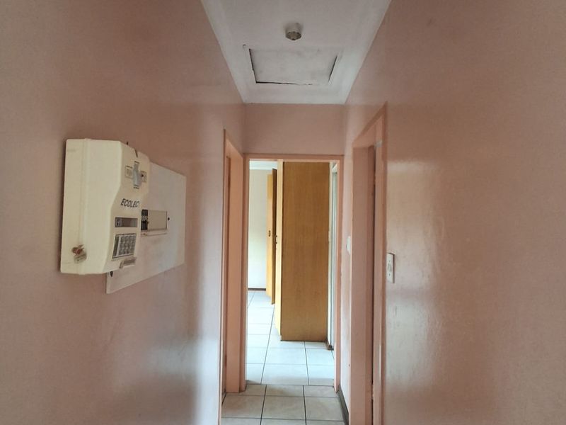 Slight Fixer upper, Safe and secure complex in Arcon Park. Face brick - 2 Bedroom Townhouse. - Photo 5