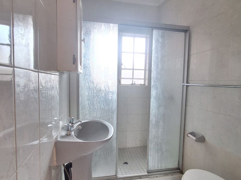 Slight Fixer upper, Safe and secure complex in Arcon Park. Face brick - 2 Bedroom Townhouse. - Photo 9