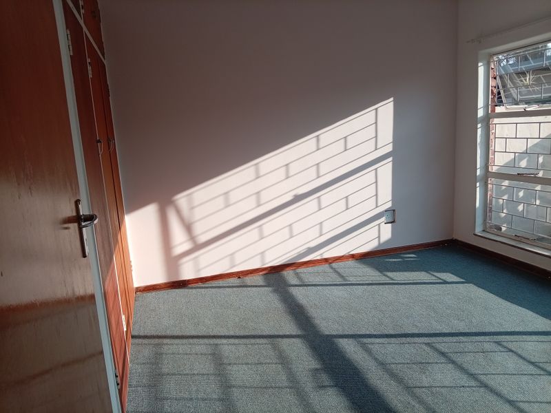 2 Bedroom Townhouse for Sale – Walking Distance from Schools - Photo 7