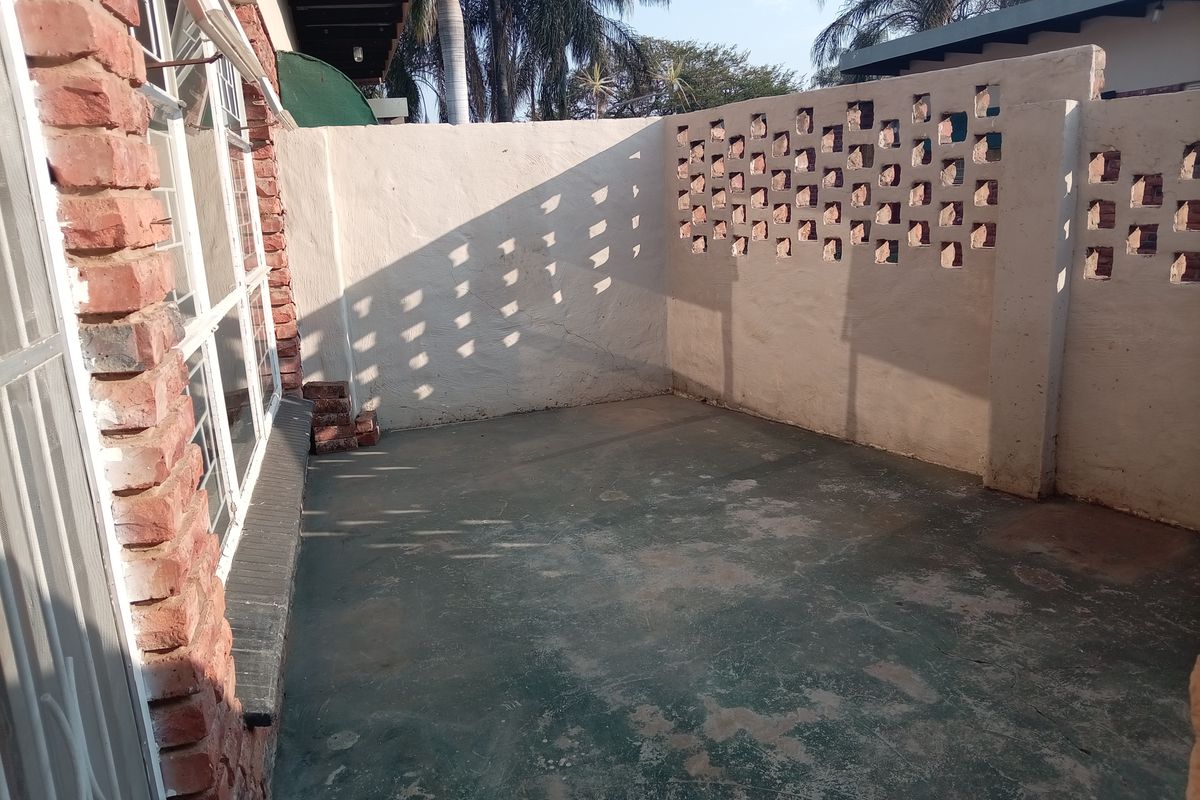 2 Bedroom Townhouse for Sale – Walking Distance from Schools - Photo 2