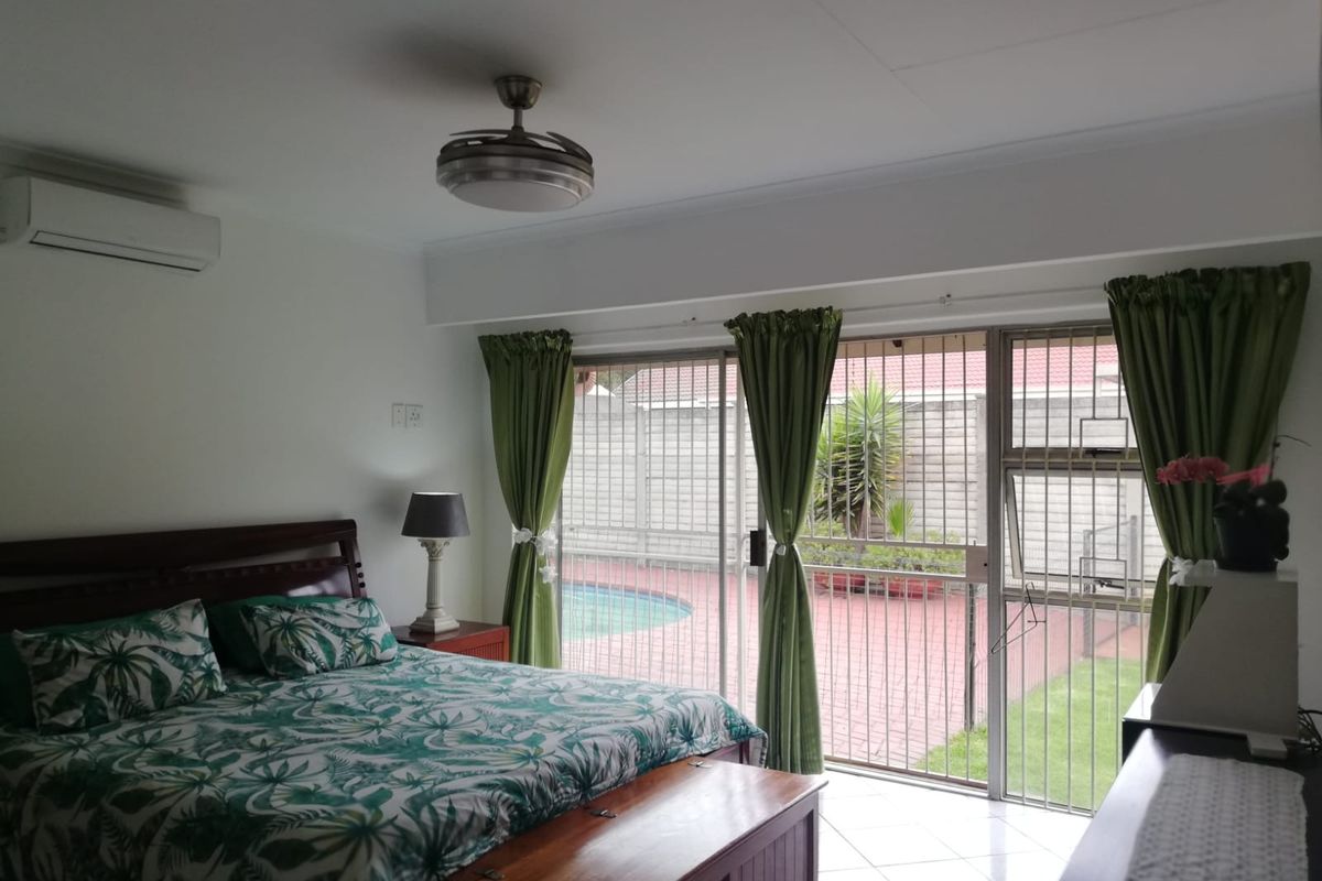 SE 3 Prime Location For A Huge Family, Extended Family Or Business Potential. - Photo 3