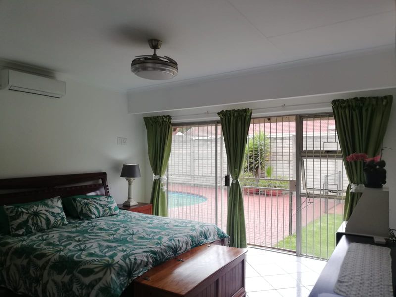 SE 3 Prime Location For A Huge Family, Extended Family Or Business Potential. - Photo 3