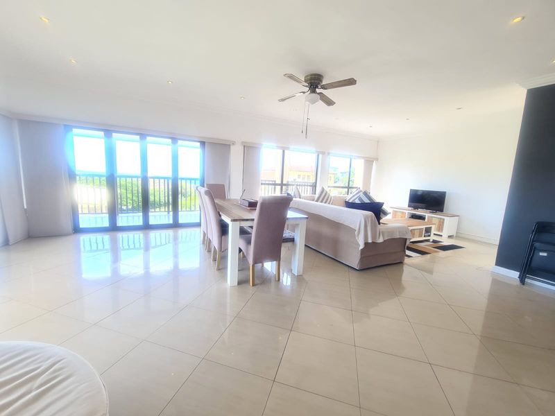 Penthouse Perfection with Stunning Sea Views in Sheffield Beach - Photo 9