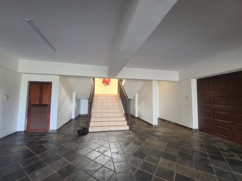 Penthouse Perfection with Stunning Sea Views in Sheffield Beach - Photo 6