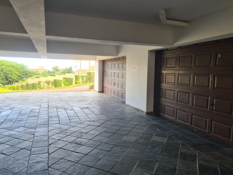 Penthouse Perfection with Stunning Sea Views in Sheffield Beach - Photo 5