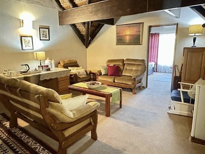 Spacious 10-Bedroom Guesthouse for Sale in Birdswood — Prime Location & Exceptional Facilities - Photo 2