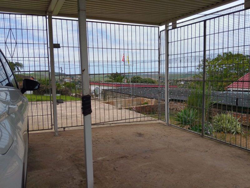 Modern  3 -Bedroom Family  Home in High Ridge - Photo 9