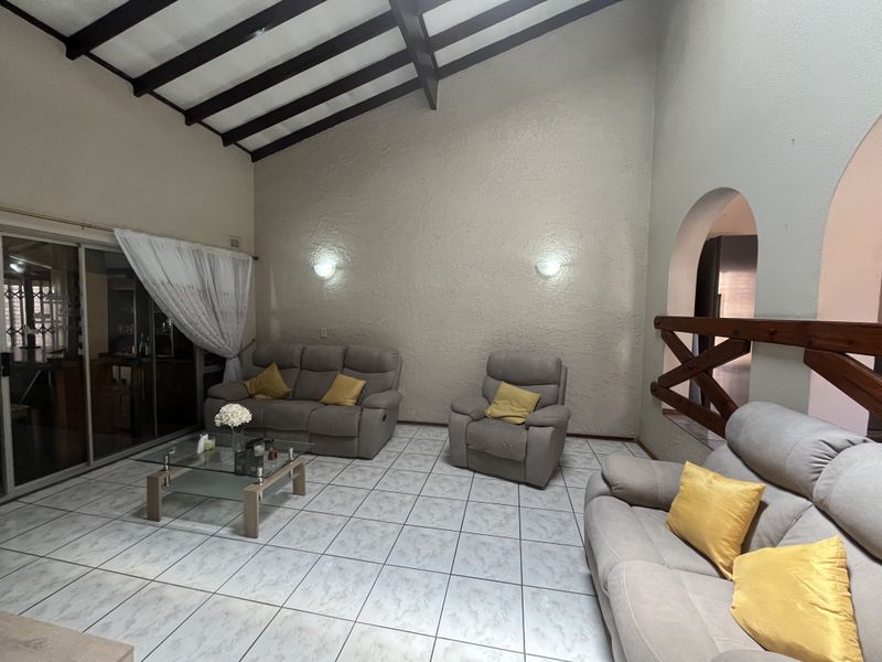 3 bedroom townhouse in Amanzimtoti - Photo 3