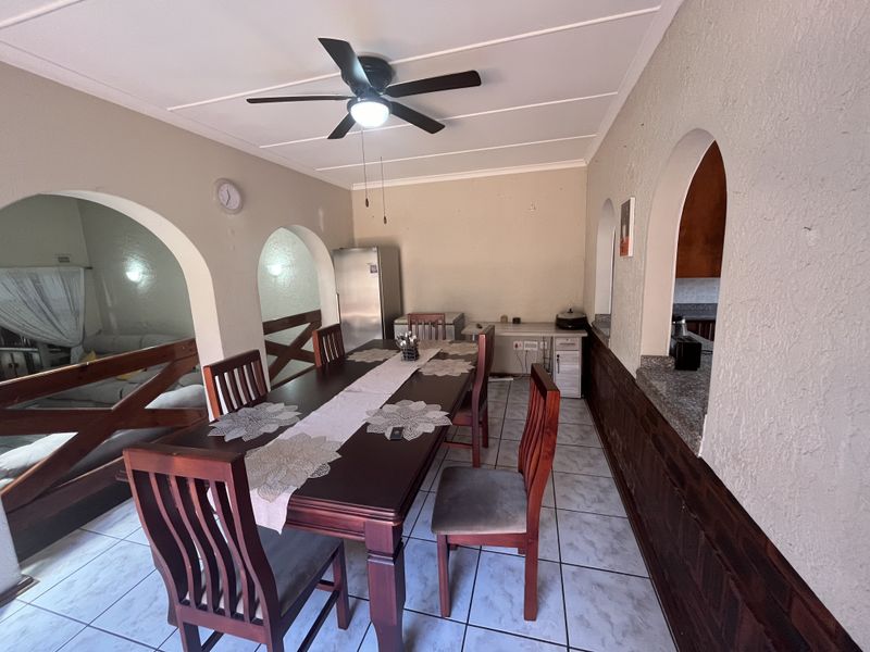 3 bedroom townhouse in Amanzimtoti - Photo 8