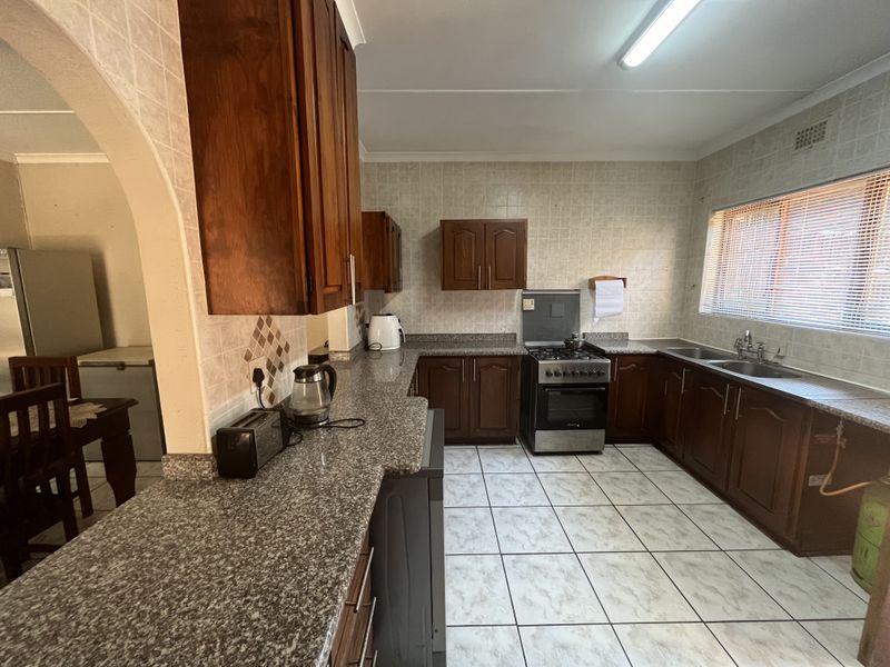 3 bedroom townhouse in Amanzimtoti - Photo 6