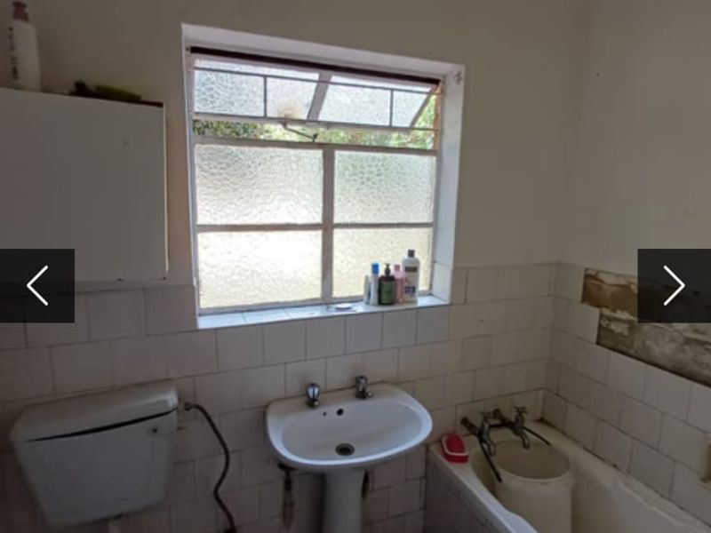 2 Bedroom Apartment in Meyerton Central. Slight Fixer upper but highly liveable. - Photo 6