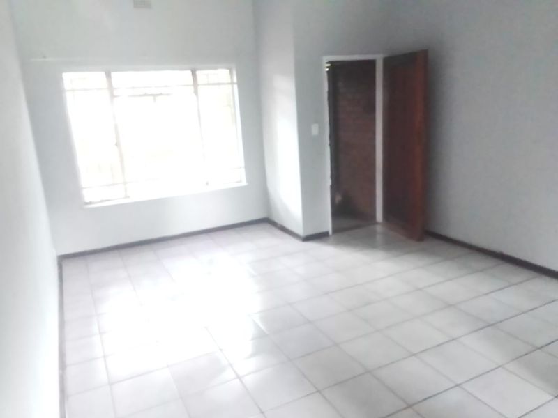 Newly renovated 1 Bedroom Apartment in  Meyerton Central. - Photo 8