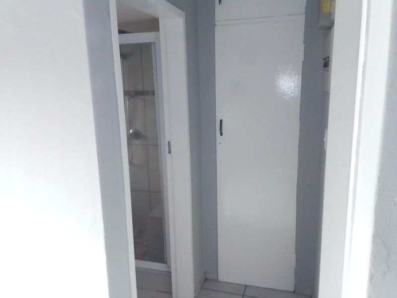 Newly renovated 1 Bedroom Apartment in  Meyerton Central. - Photo 6