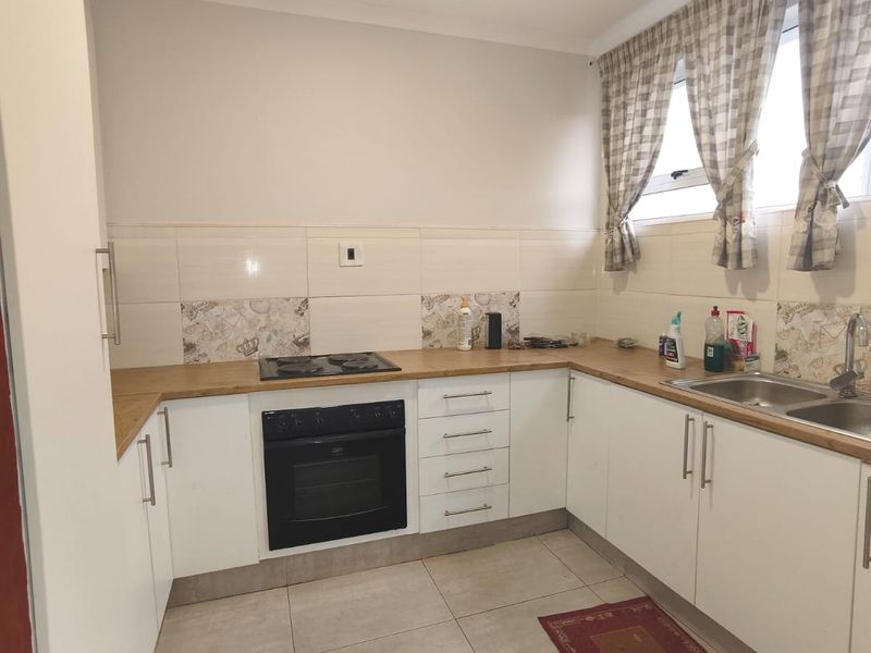 Beautiful 2-Bedroom Townhouse for Sale in Sasolburg! - Photo 4