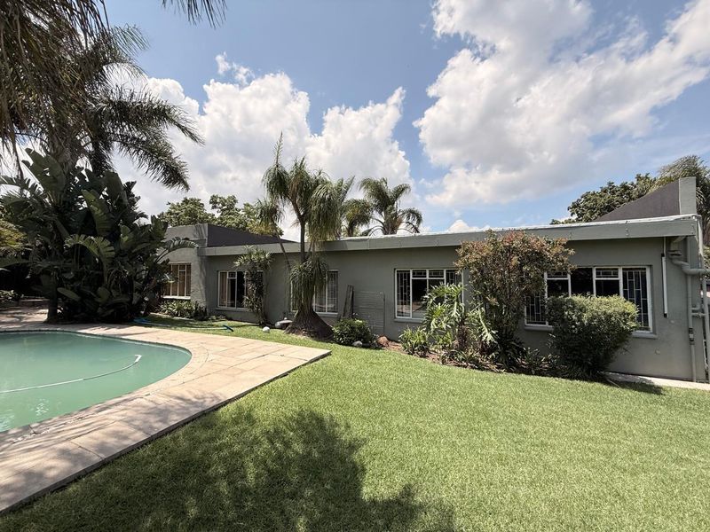 Stylish 3 Bedroom well situated Aviary Hill home - Photo 6