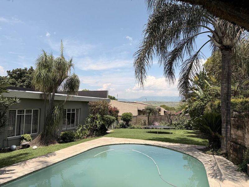 Stylish 3 Bedroom well situated Aviary Hill home - Photo 4