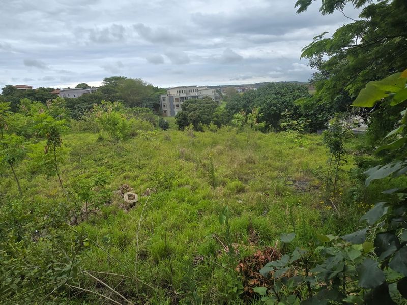 Build Your Dream Home in Secure Palm Lakes Estate - Photo 10