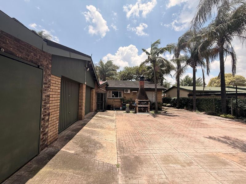 3 Bedroom House Close proximity to town - Photo 7