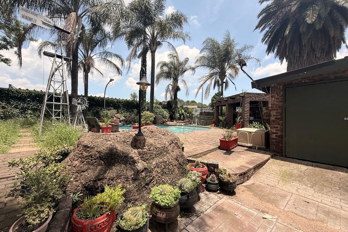 3 Bedroom House Close proximity to town - Photo 5