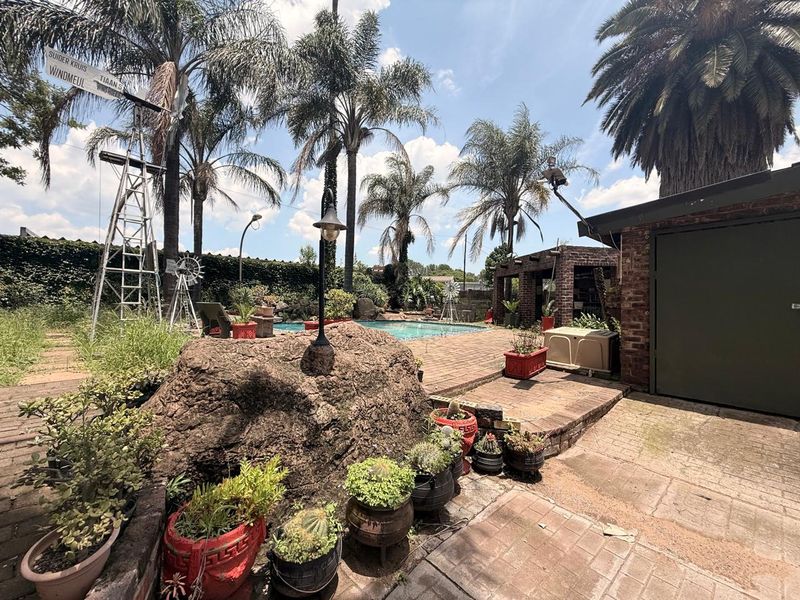 3 Bedroom House Close proximity to town - Photo 5