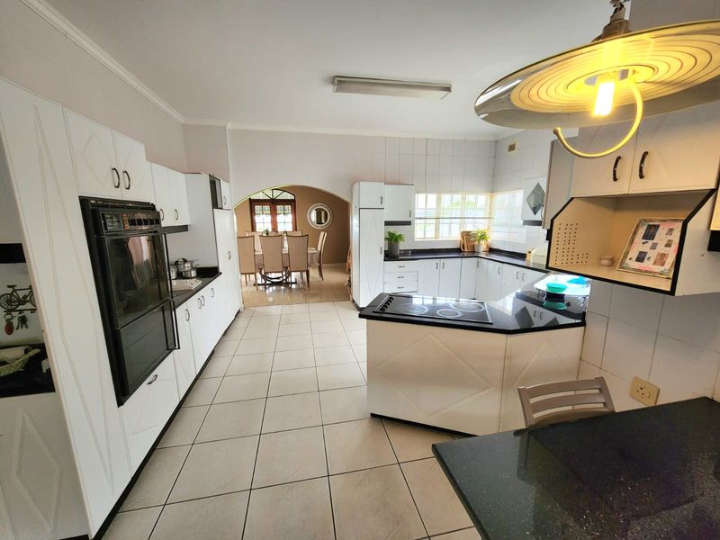 Spacious Extended Family Home with Exceptional Potential – Reservoir Hills - Photo 8