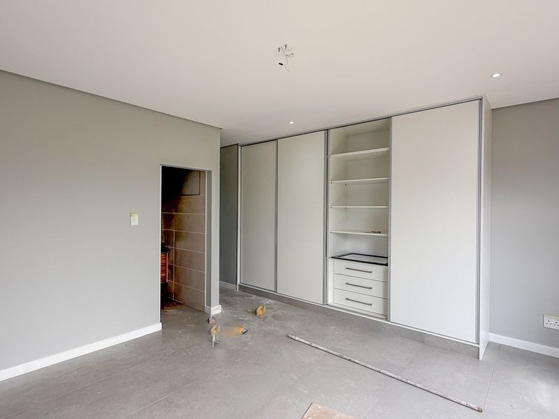 Welcome Home to Palm Lakes Estate - Photo 7