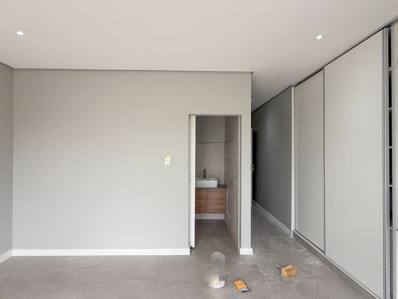 Welcome Home to Palm Lakes Estate - Photo 6