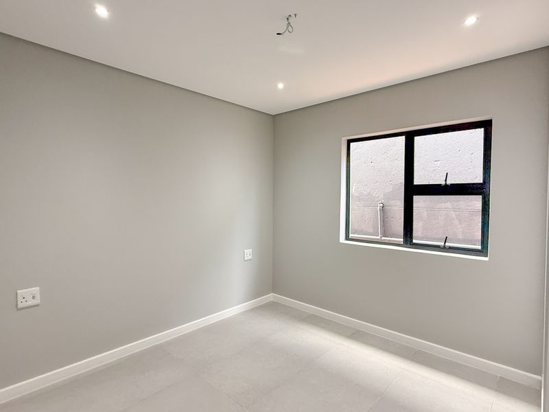 Welcome Home to Palm Lakes Estate - Photo 5