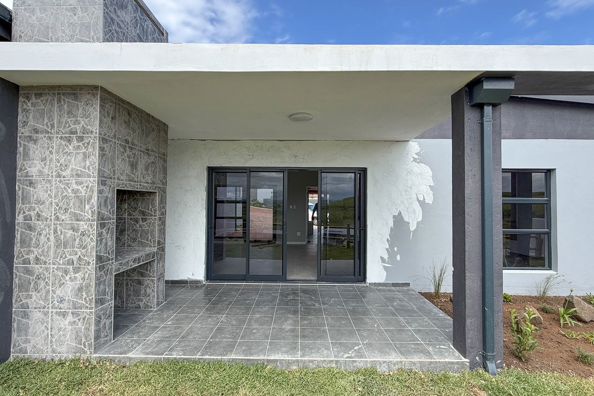 Welcome Home to Palm Lakes Estate - Photo 3