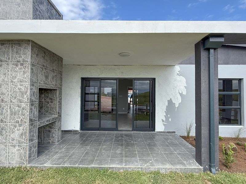 Welcome Home to Palm Lakes Estate - Photo 3