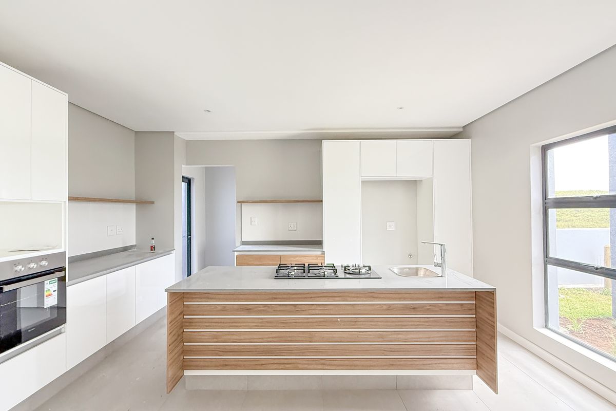 Welcome Home to Palm Lakes Estate - Photo 2