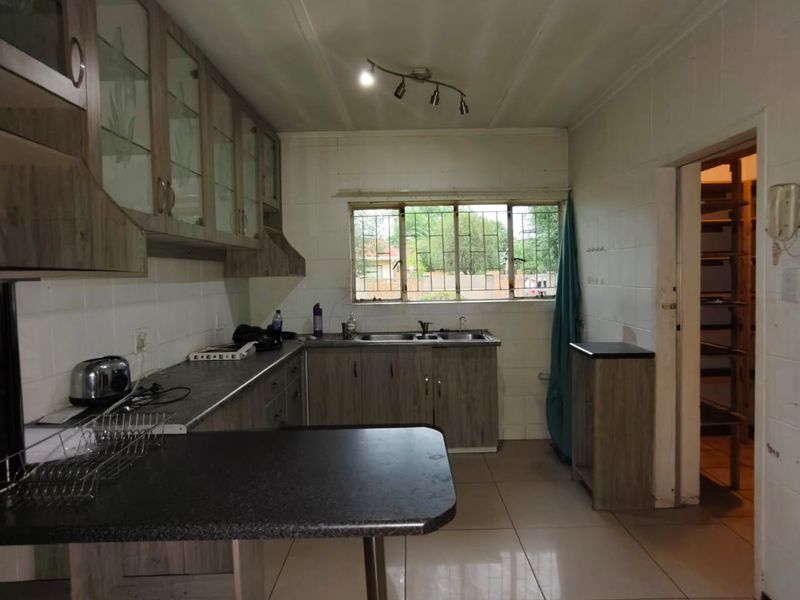 Magnificent Family Home with Endless Potential – SW1. - Photo 3