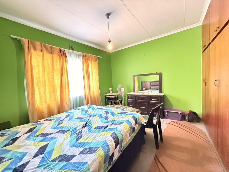 Value for money 3 Bedroom Lennoxton Home - Photo 9