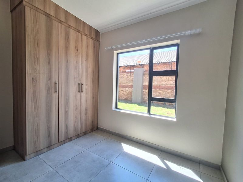 Be the 1st owner,  Newly built 2 bedroom Townhouse in  Riversdale, Meyerton. - Photo 7