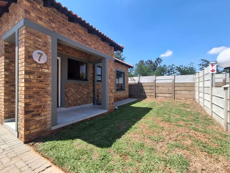 Be the 1st owner,  Newly built 2 bedroom Townhouse in  Riversdale, Meyerton. - Photo 2