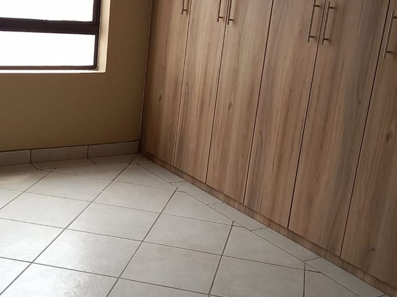 3 Bedroom Townhouse in Meyerton Riverdale ,Immaculate and Neat as a pin affordability Levies. - Photo 9