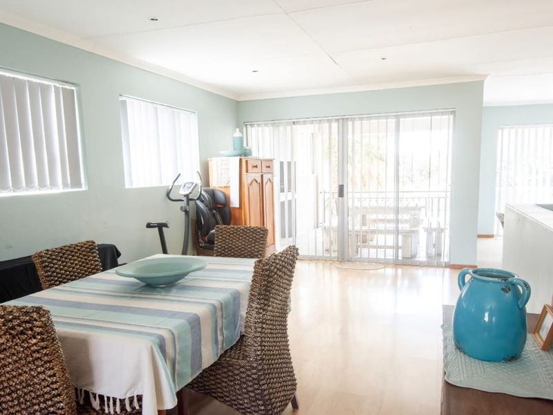 Coastal Comfort Steps from Albatros Beach – Jeffreys Bay - Photo 8