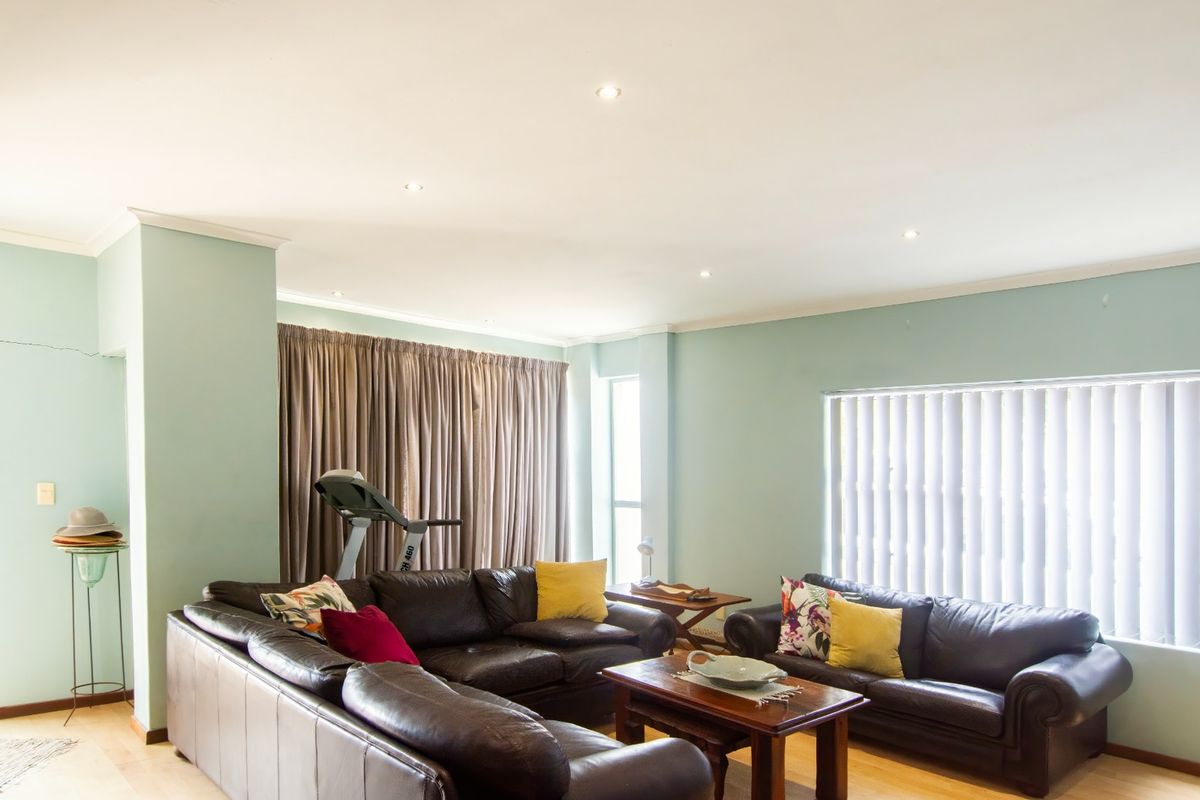 Coastal Comfort Steps from Albatros Beach – Jeffreys Bay - Photo 3