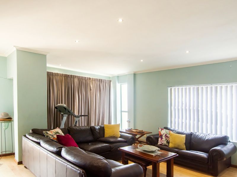 Coastal Comfort Steps from Albatros Beach – Jeffreys Bay - Photo 3