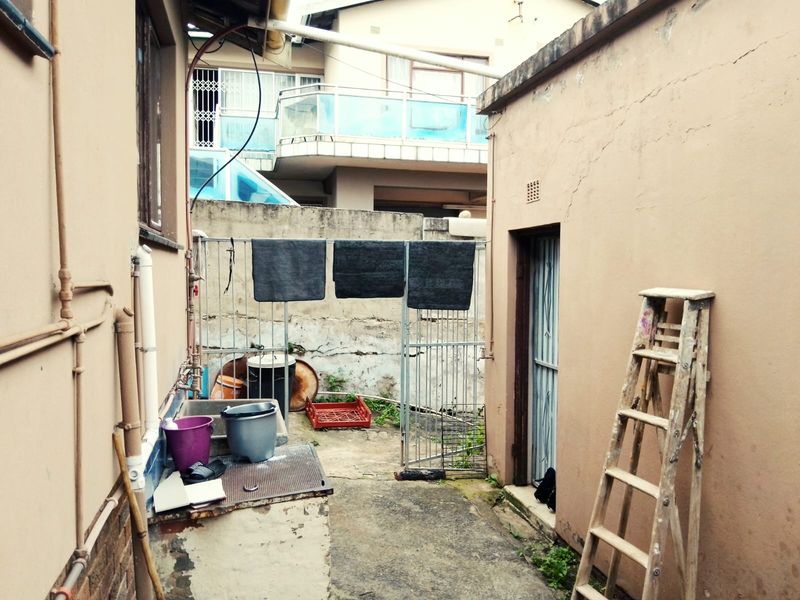 Magnificent 3-Bedroom Home with Flatlet - Photo 10