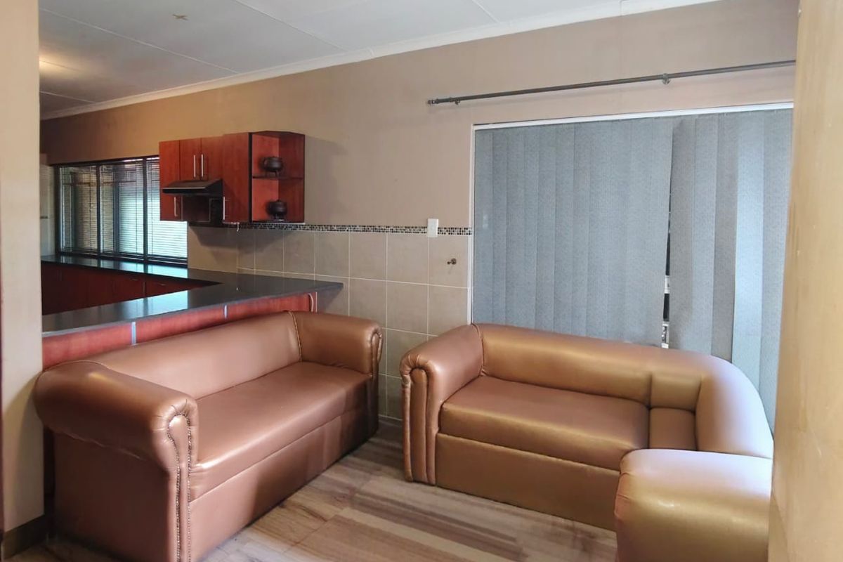 Magnificent Family Home with Endless Potential – Sasolburg - Photo 3