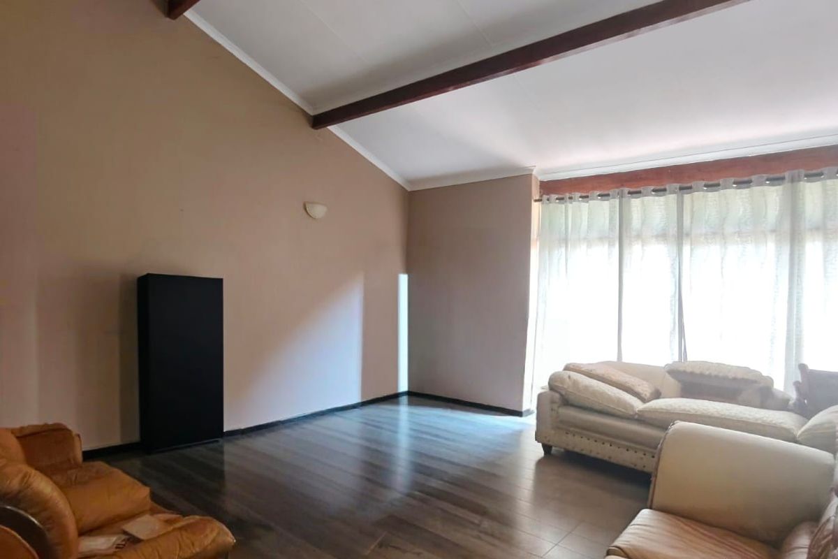 Magnificent Family Home with Endless Potential – Sasolburg - Photo 5
