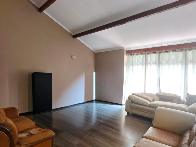 Magnificent Family Home with Endless Potential – Sasolburg - Photo 5