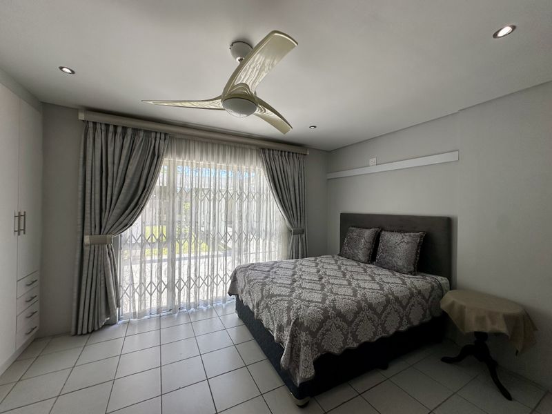 7-Bedroom Home with En-Suite Bathrooms & Income-Generating Potential – Meerensee - Photo 5