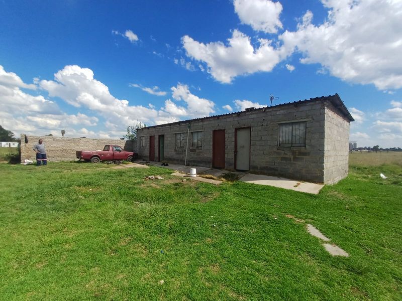 2 houses on 1 property plus free standing room - Photo 4