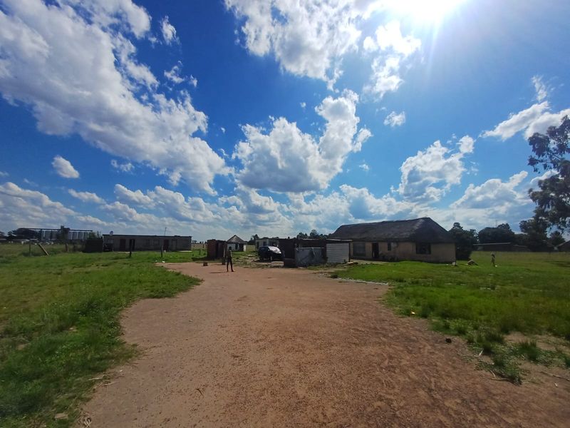 2 houses on 1 property plus free standing room - Photo 10