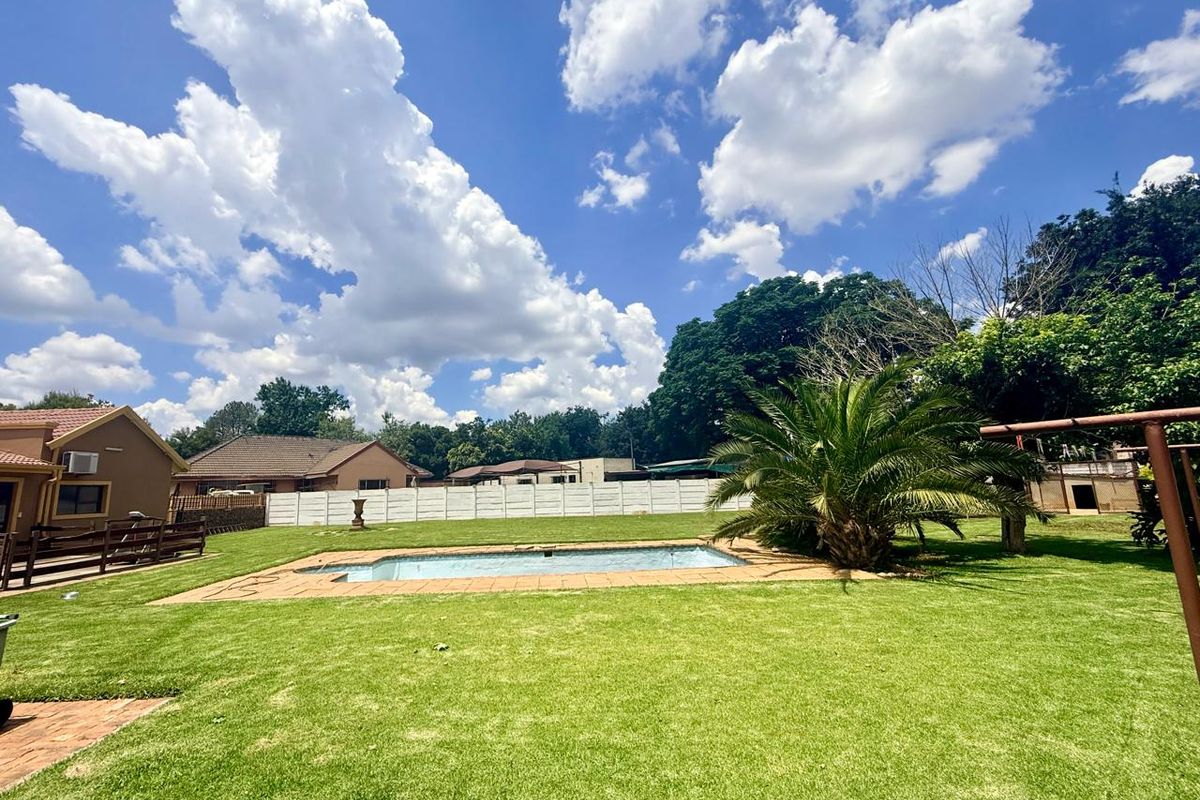 Exceptional 3-Bedroom Home with Premium Features – Fully Furnished. - Photo 5