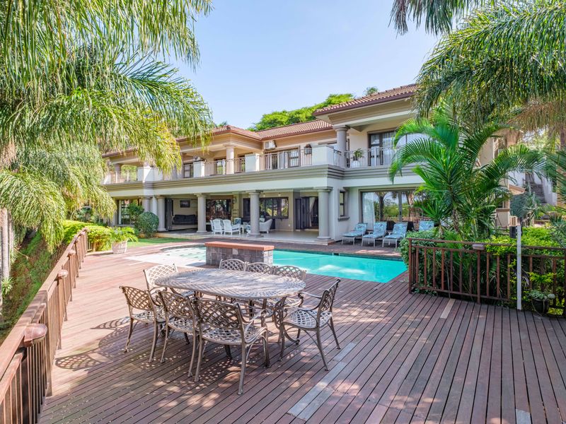 Located at the top of La Lucia ridge, a luxury private home with elegance, privacy and plenty space. - Photo 5