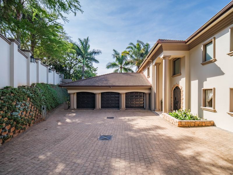 Located at the top of La Lucia ridge, a luxury private home with elegance, privacy and plenty space. - Photo 3