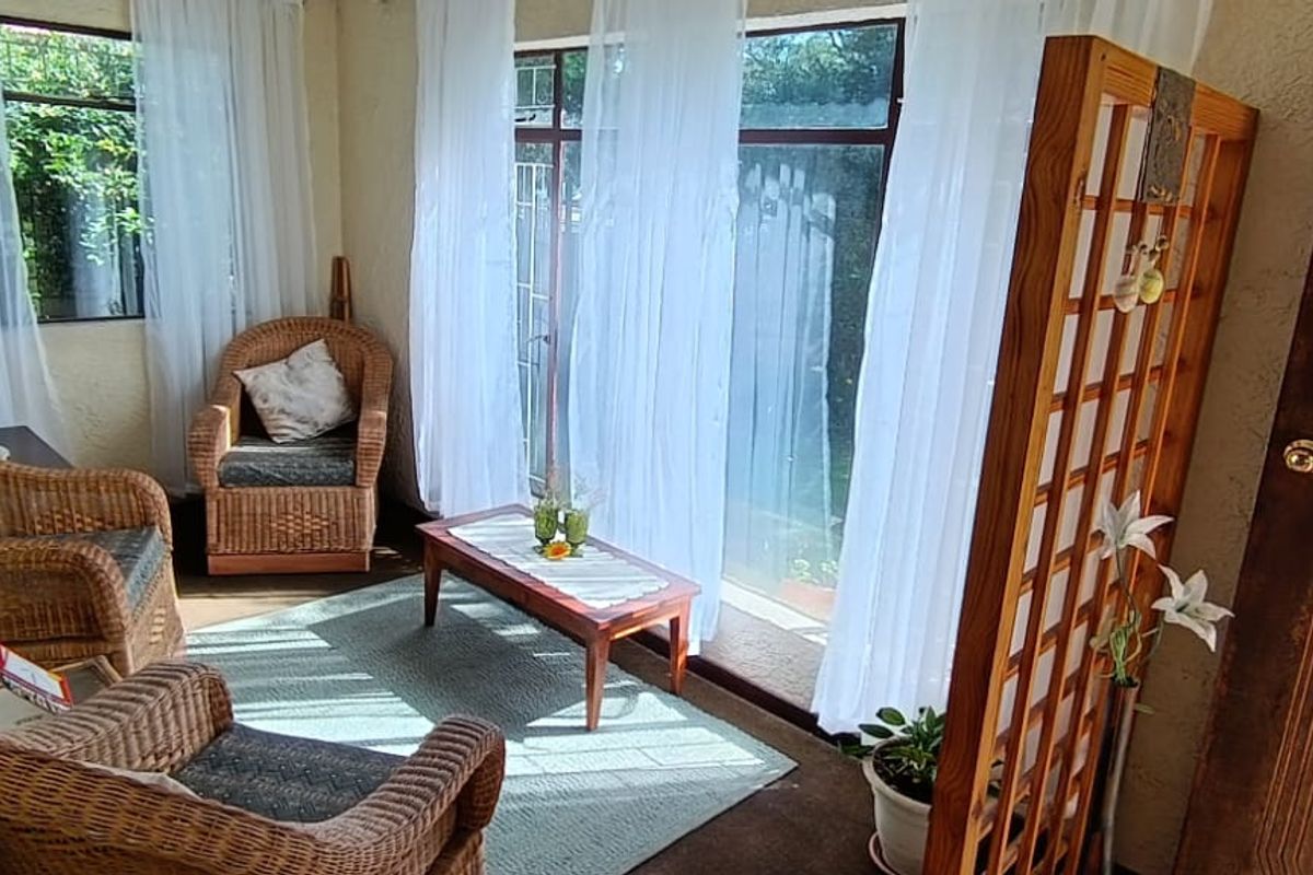 This neat and well-maintained home offers comfortable living with plenty of space - Photo 4